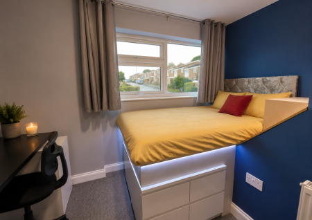 1 bedroom Semi-detached house to let in 6 Bedroom Student Home - Downs Road, UKC
