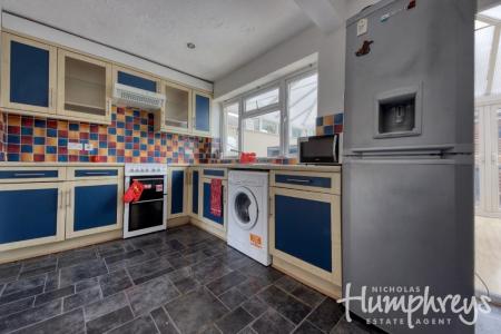 1 bedroom Semi-detached house to let in College Road, opposite CCCU