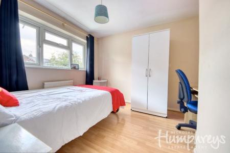1 bedroom Semi-detached house to let in College Road, opposite CCCU