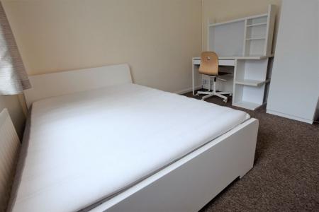 1 bedroom Terraced House to let in Tunstall Road, Canterbury