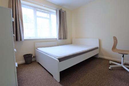 1 bedroom Terraced House to let in Tunstall Road, Canterbury