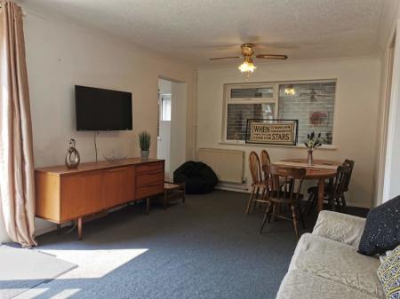 1 bedroom Terraced House to let in 5 Bed Student Home - 43 Downs Road, Canterbury
