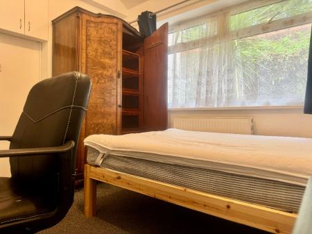 1 bedroom Terraced House to let in 5 Bed Student Home - 43 Downs Road, Canterbury