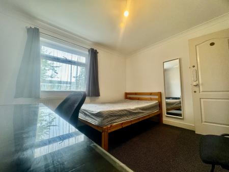 1 bedroom Terraced House to let in 5 Bed Student Home - 43 Downs Road, Canterbury