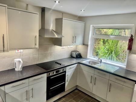 1 bedroom Terraced House to let in 5 Bed Student Home - 43 Downs Road, Canterbury