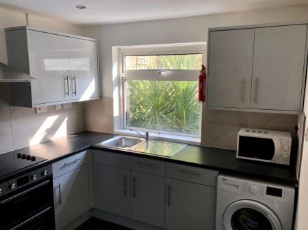 1 bedroom Terraced House to let in 5 Bed Student Home - 43 Downs Road, Canterbury