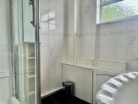 1 bedroom Terraced House to let in 5 Bed Student Home - 43 Downs Road, Canterbury