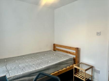 1 bedroom Terraced House to let in 5 Bed Student Home - 43 Downs Road, Canterbury