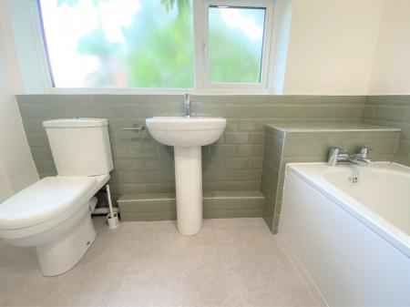 1 bedroom Terraced House to let in 4 Bedroom Student Home - 3 Teddington Close