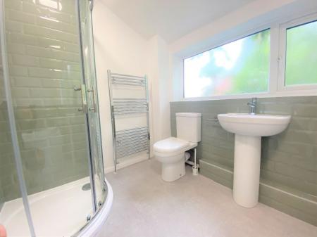 4 Bedroom Student Home - 3 Teddington Close