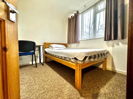 1 bedroom House share to let in 5 Bed Student Home - 117 Tenterden Drive, Canterbury