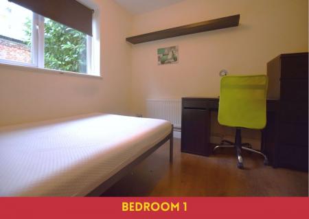 1 bedroom Semi-detached house to let in 5 Bed Student Home - Glenside Avenue