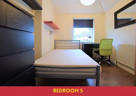1 bedroom Semi-detached house to let in 5 Bed Student Home - Glenside Avenue