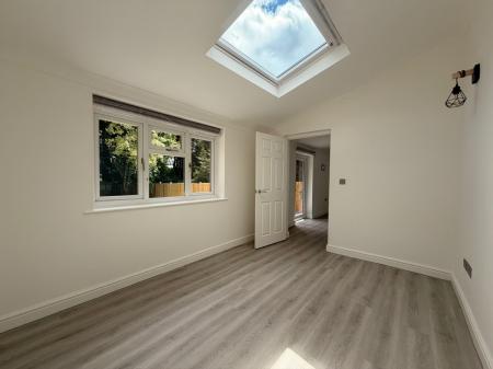 3 bedroom House share to let in Ulcombe Gardens, Canterbury