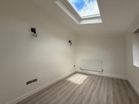3 bedroom House share to let in Ulcombe Gardens, Canterbury