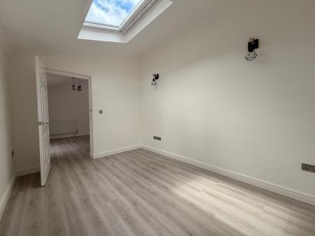 3 bedroom House share to let in Ulcombe Gardens, Canterbury