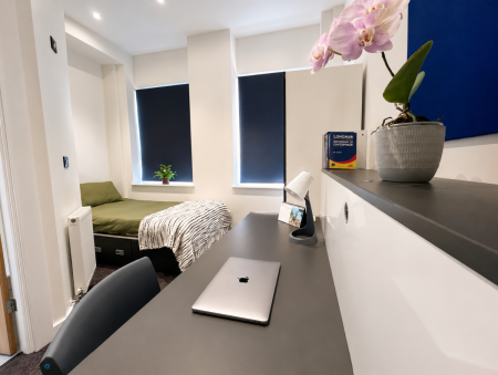 1 bedroom Flat to let in Holmes House, New Dover Road, Canterbury