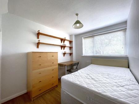 1 bedroom Semi-detached house to let in Verwood Close, Canterbury