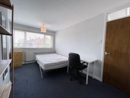 1 bedroom Semi-detached house to let in Verwood Close, Canterbury