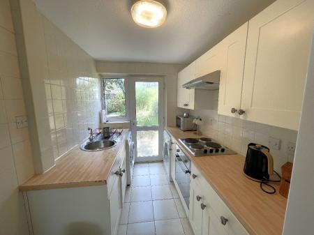 1 bedroom Semi-detached house to let in Verwood Close, Canterbury