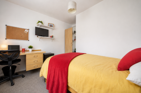 1 bedroom House share to let in 15 Tunstall Road, Canterbury