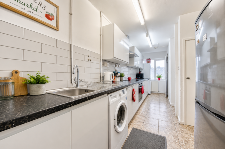 1 bedroom House share to let in 15 Tunstall Road, Canterbury