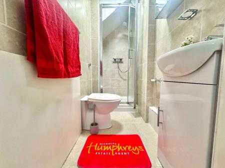 1 bedroom Semi-detached house to let in 5 Bed Student House - 28 Forrester Close
