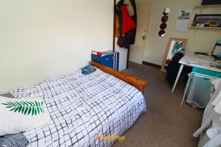 6 bedroom Terraced House to let in Wilton Avenue, The Polygon, Southampton, SO15