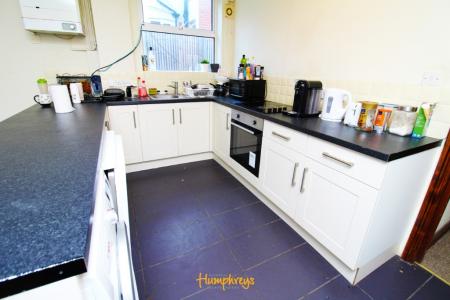 6 bedroom Terraced House to let in Wilton Avenue, The Polygon, Southampton, SO15