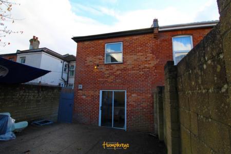 6 bedroom Terraced House to let in Wilton Avenue, The Polygon, Southampton, SO15