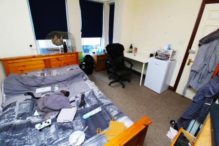 6 bedroom Terraced House to let in Wilton Avenue, The Polygon, Southampton, SO15