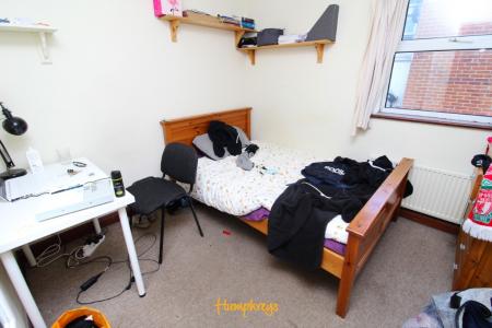 6 bedroom Terraced House to let in Wilton Avenue, The Polygon, Southampton, SO15