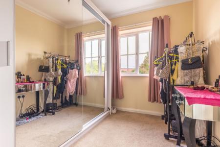 3 bedroom Terraced House for sale in Christopher Way, Norwich, NR12