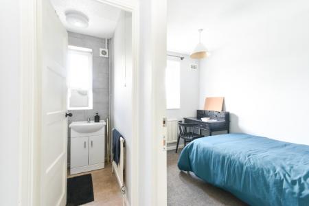 5 bedroom Semi-detached house to let in Cunningham Road, Earlham, Norwich, NR5