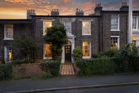 3 bedroom Terraced House for sale in Golden Triangle