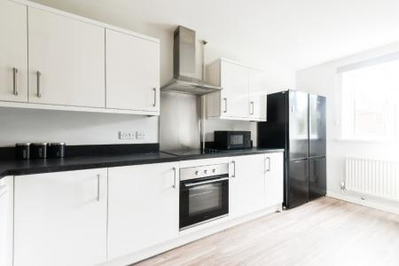 6 bedroom Semi-detached house to let in Savery Close, Norwich, NR5