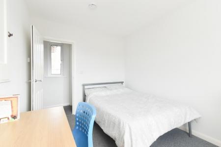 6 bedroom Semi-detached house to let in Savery Close, Norwich, NR5