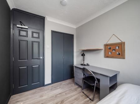 6 bedroom End of terrace house to let in Northfields, Norwich, NR4