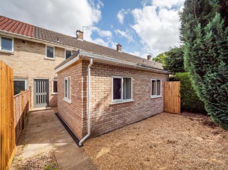 6 bedroom End of terrace house to let in Northfields, Norwich, NR4