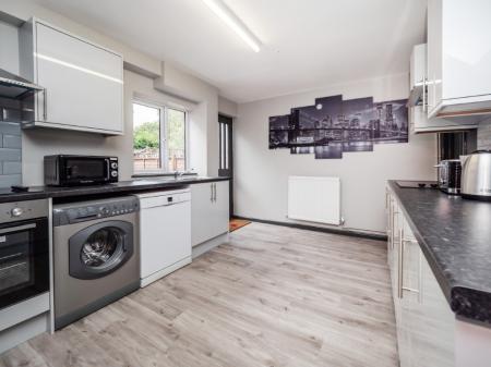 6 bedroom End of terrace house to let in Northfields, Norwich, NR4