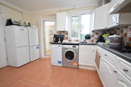 6 bedroom Semi-detached house to let in Edgeworth Road, Norwich, NR5
