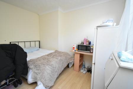 6 bedroom Semi-detached house to let in Edgeworth Road, Norwich, NR5