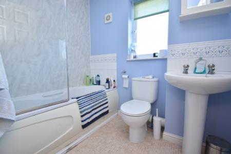 4 bedroom Detached house to let in Pollywiggle Close, Three Score, Norwich, NR5