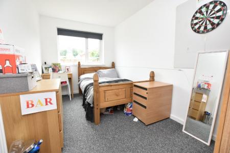 6 bedroom Semi-detached house to let in Cunningham Road, Norwich, NR5