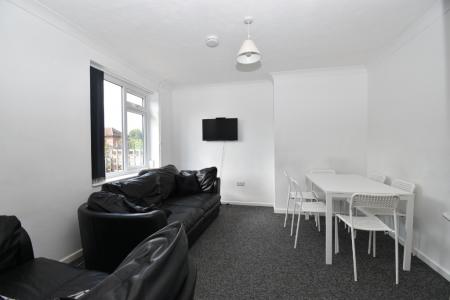 6 bedroom Semi-detached house to let in Edgeworth Road, Norwich, NR5