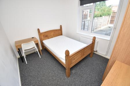 6 bedroom Semi-detached house to let in Edgeworth Road, Norwich, NR5