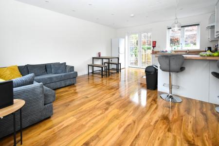 6 bedroom Semi-detached house to let in Calthorpe Road, Earlham, Norwich, NR5