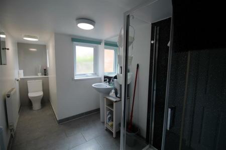 6 bedroom Semi-detached house to let in Winchcomb Road, Norwich, NR2