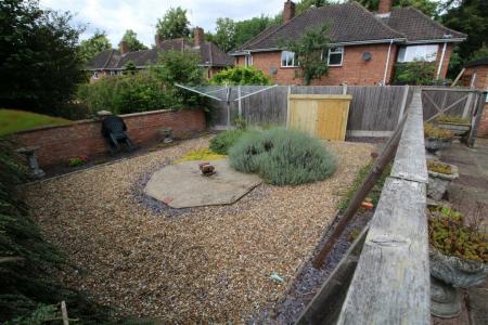 6 bedroom Semi-detached house to let in Winchcomb Road, Norwich, NR2