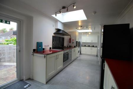 6 bedroom Semi-detached house to let in Winchcomb Road, Norwich, NR2